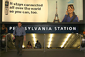 L'entrée de la Penn Station prend des airs parisiens avec cette publicité..