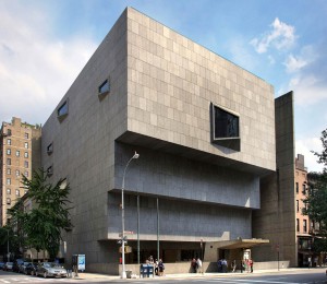 Le bâtiment conçu par Marcel Breuer. (Photo MET)