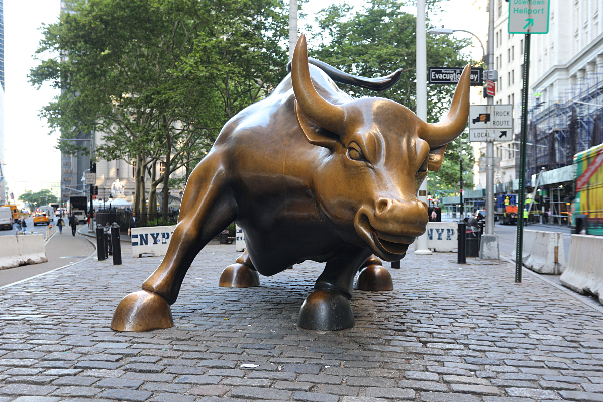 Le Taureau De Wall Street L Embleme Du Quartier Financier De New York C New York Le Taureau De Wall Street L Embleme Du Quartier Financier De New York C New York