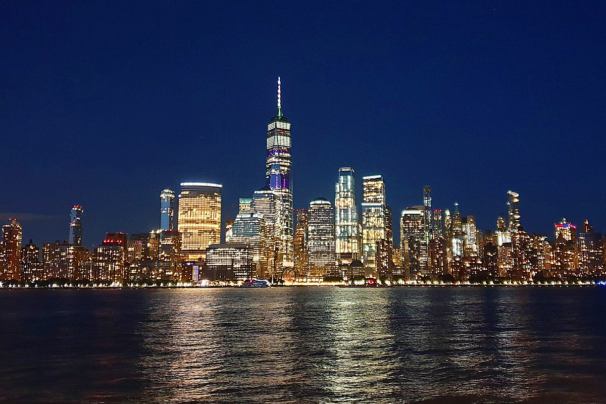 Pourquoi les buildings de New York reste allumés toute la nuit ? CNEWYORK