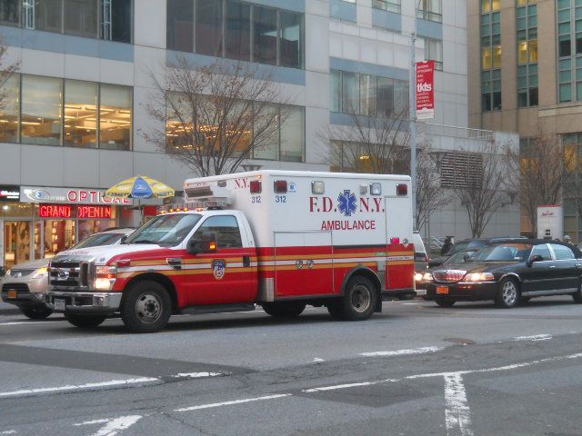 Une ambulance des pompiers de New York