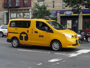 taxi nissan new york
