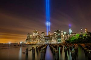 11 Septembre tribute in light New York City