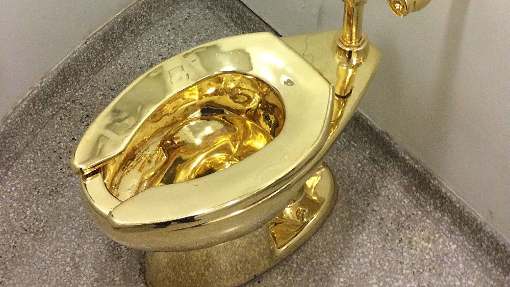 J’ai testé pour vous… le WC en or massif du Guggenheim Museum